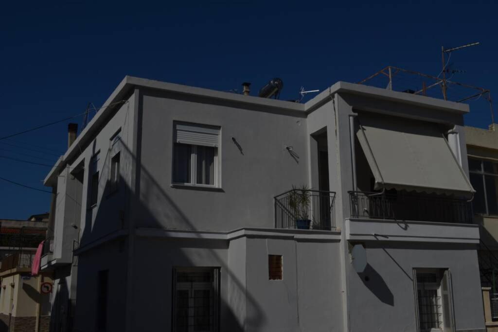 Paris House 2 Apartment Patras Bagian luar foto